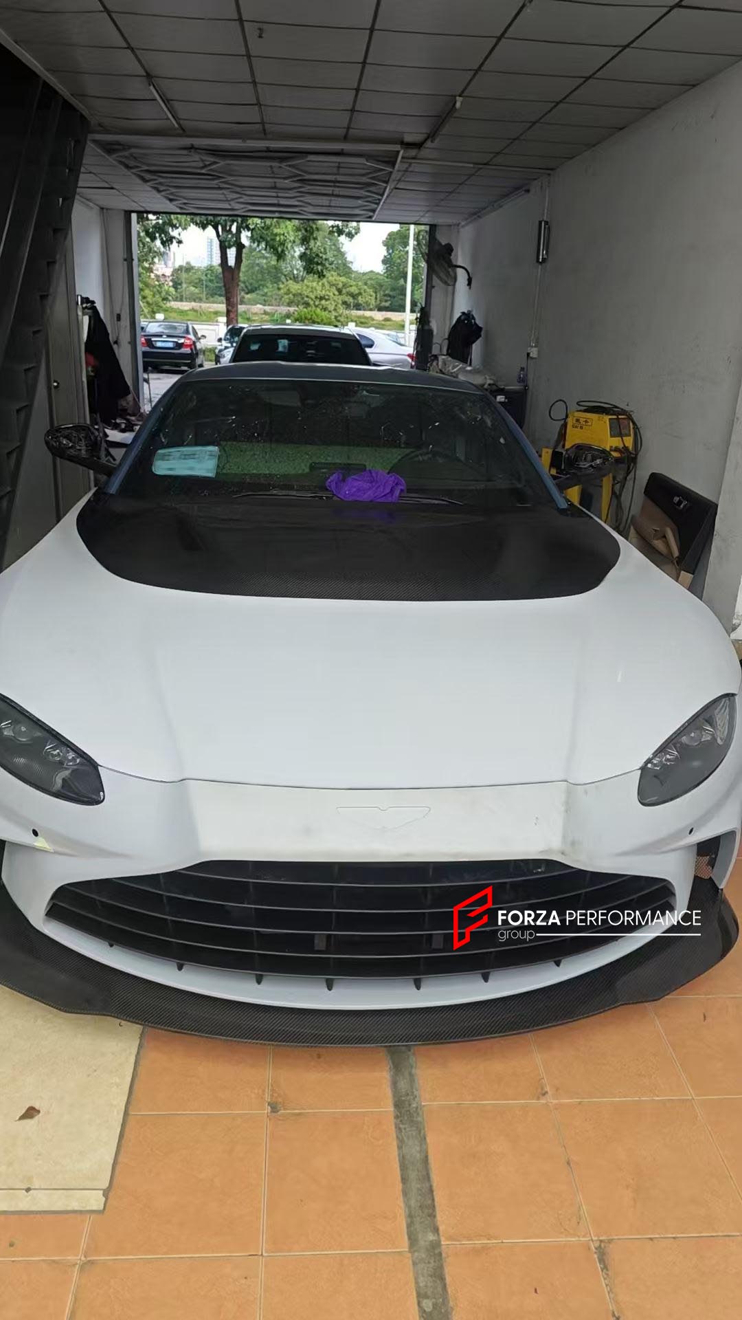 CONVERSION DRY CARBON BODY KIT for ASTON MARTIN VANTAGE AM6 2018 - 2024 UPGRADE to V12 VANTAGE AM6 2022+ FORZA PERFORMANCE custom fit V12 Vantage Style