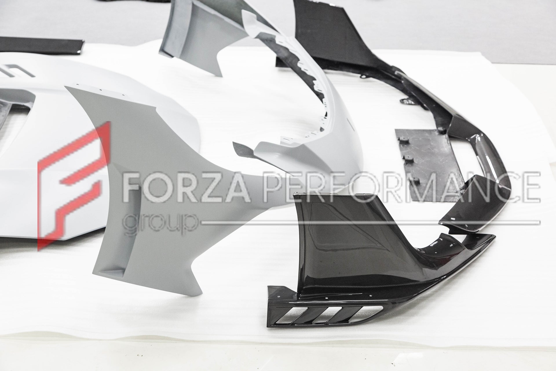 CONVERSION UPGRADE FACELIFT OLD TO NEW BODY KIT for Ferrari 296 GTS GTB 2022+ to FERRARI 296 SPECIALE 2025+
Set includes:

Front Lip
Front Bumper
Hood Bonnet
Side Skirts
Rear Bumper Assembly
Rear Diffuser
Material: Dry Carbon

NOTE: Professional installation is required.