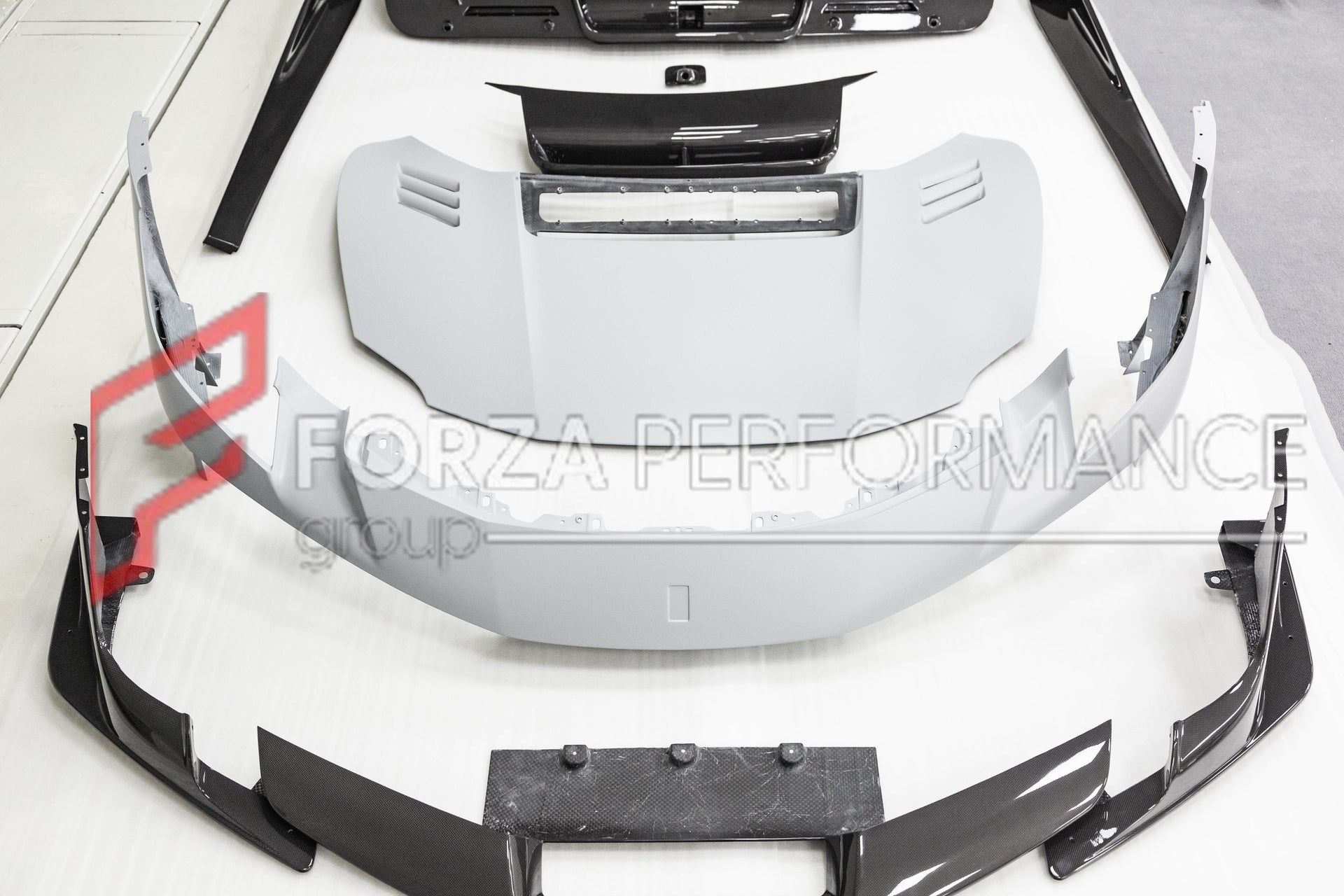 CONVERSION UPGRADE FACELIFT OLD TO NEW BODY KIT for Ferrari 296 GTS GTB 2022+ to FERRARI 296 SPECIALE 2025+
Set includes:

Front Lip
Front Bumper
Hood Bonnet
Side Skirts
Rear Bumper Assembly
Rear Diffuser
Material: Dry Carbon

NOTE: Professional installation is required.