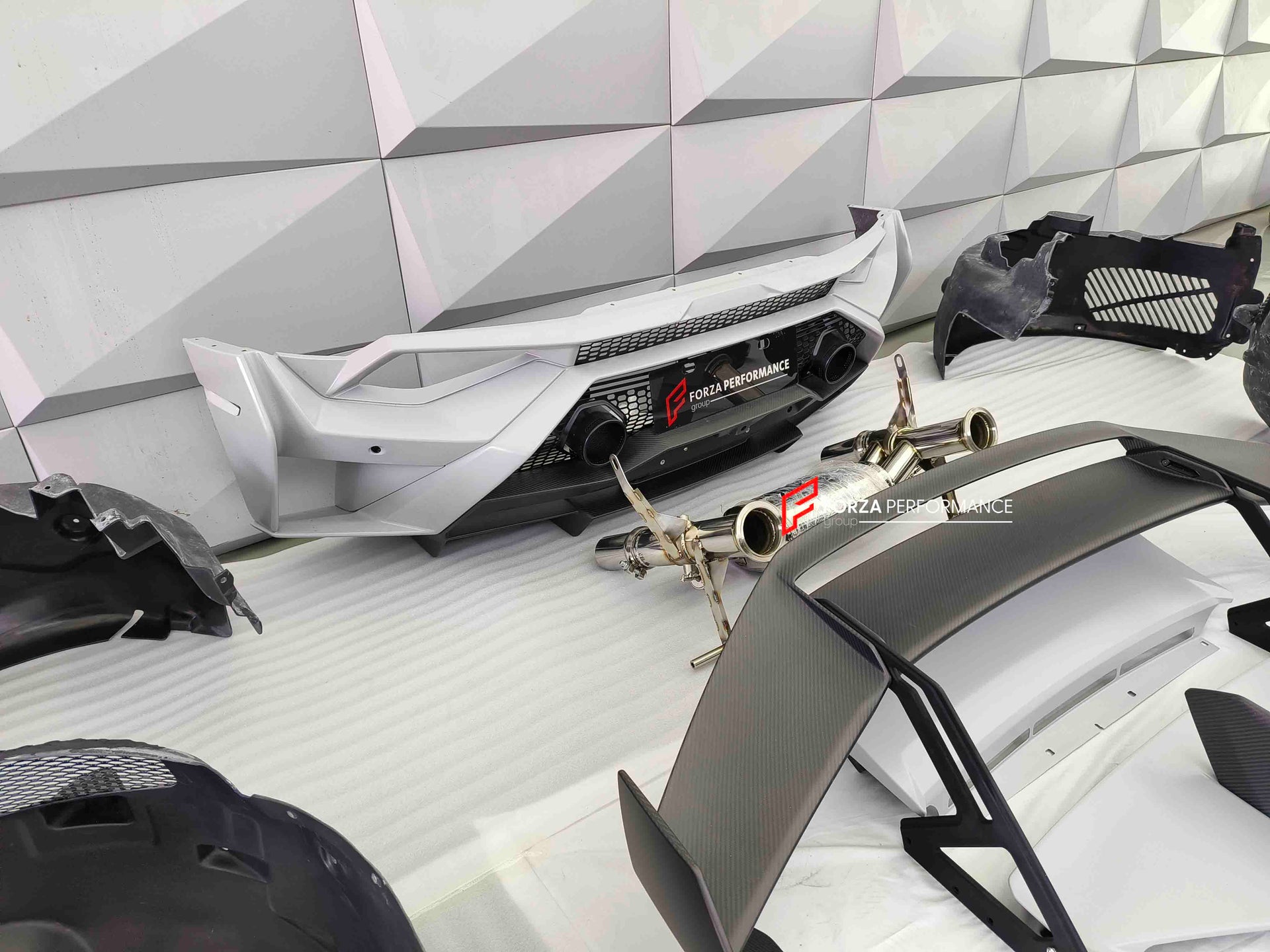 CONVERSION DRY CARBON BODY KIT FOR LAMBORGHINI HURACAN UPGRADE TO HURACAN STO