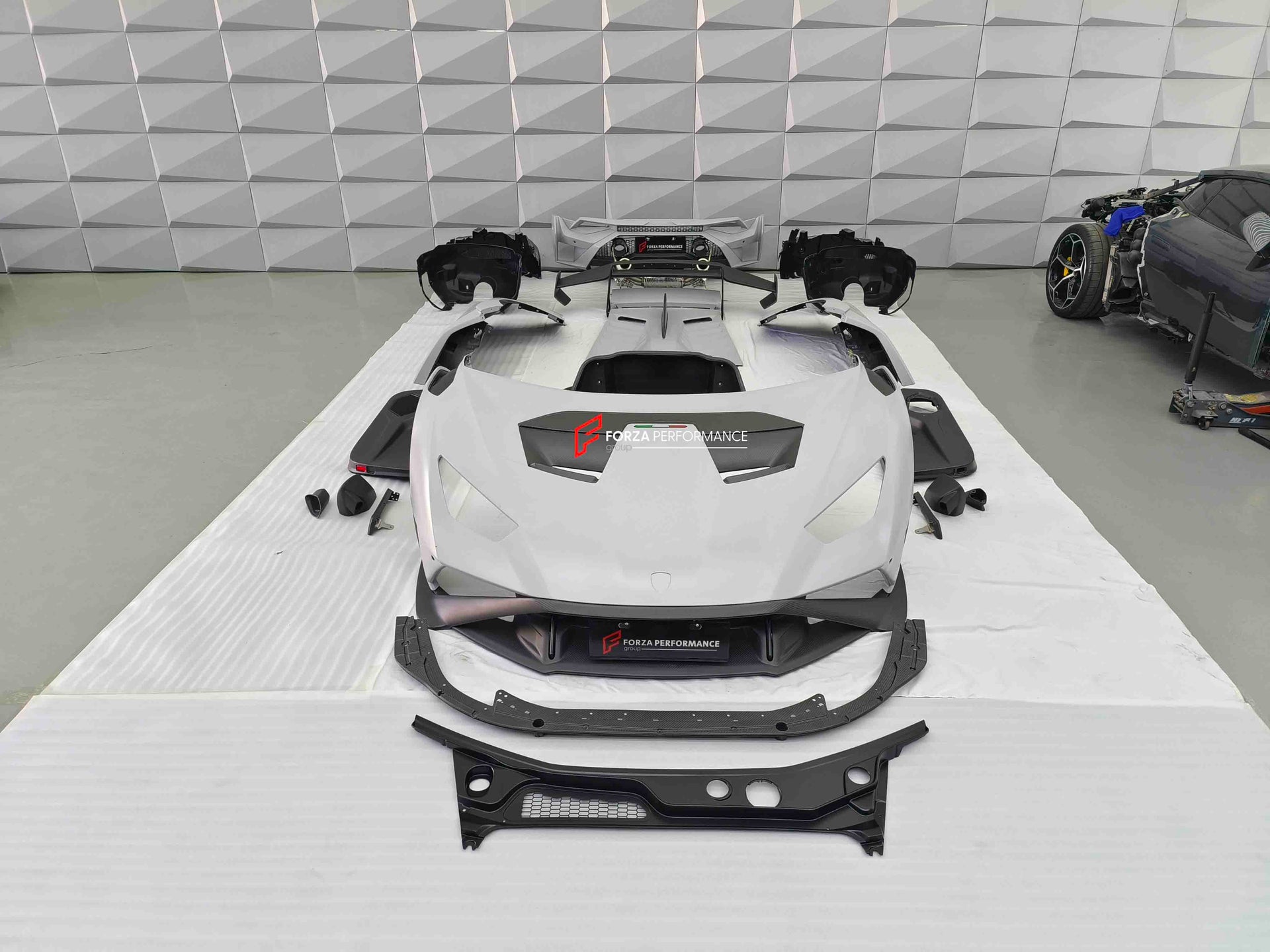 CONVERSION DRY CARBON BODY KIT FOR LAMBORGHINI HURACAN UPGRADE TO HURACAN STO