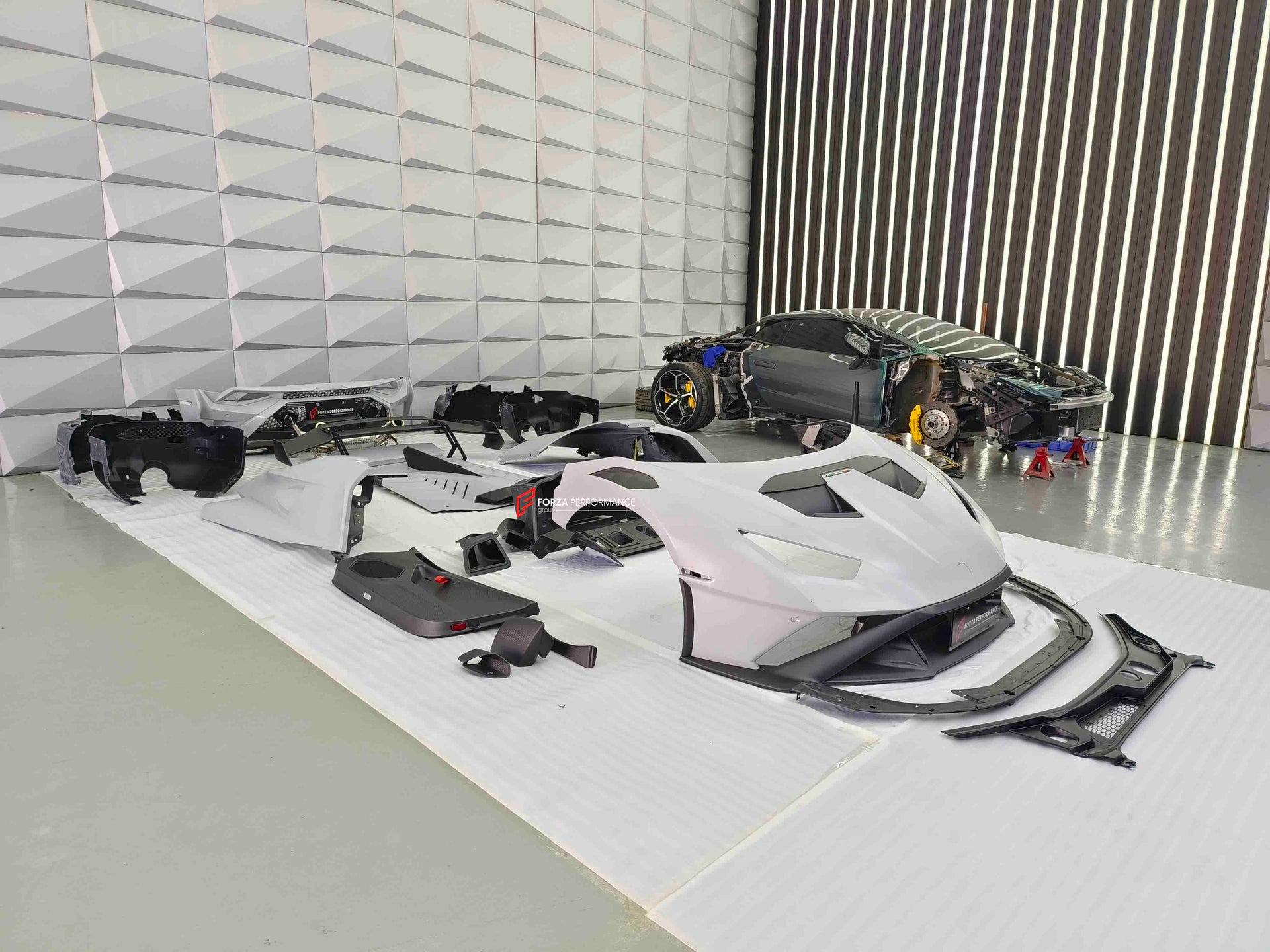 CONVERSION DRY CARBON BODY KIT FOR LAMBORGHINI HURACAN UPGRADE TO HURACAN STO
