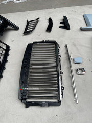 CONVERSION DRY CARBON BODY KIT for ROLLS ROYCE CULLINAN 2018 - 2025 UPGRADE to SERIES II FACELIFT 2025

Set includes:

Front Bumper
Grille Frame
Grille
Original Rolls-Royce Headlights
Rear Bumper