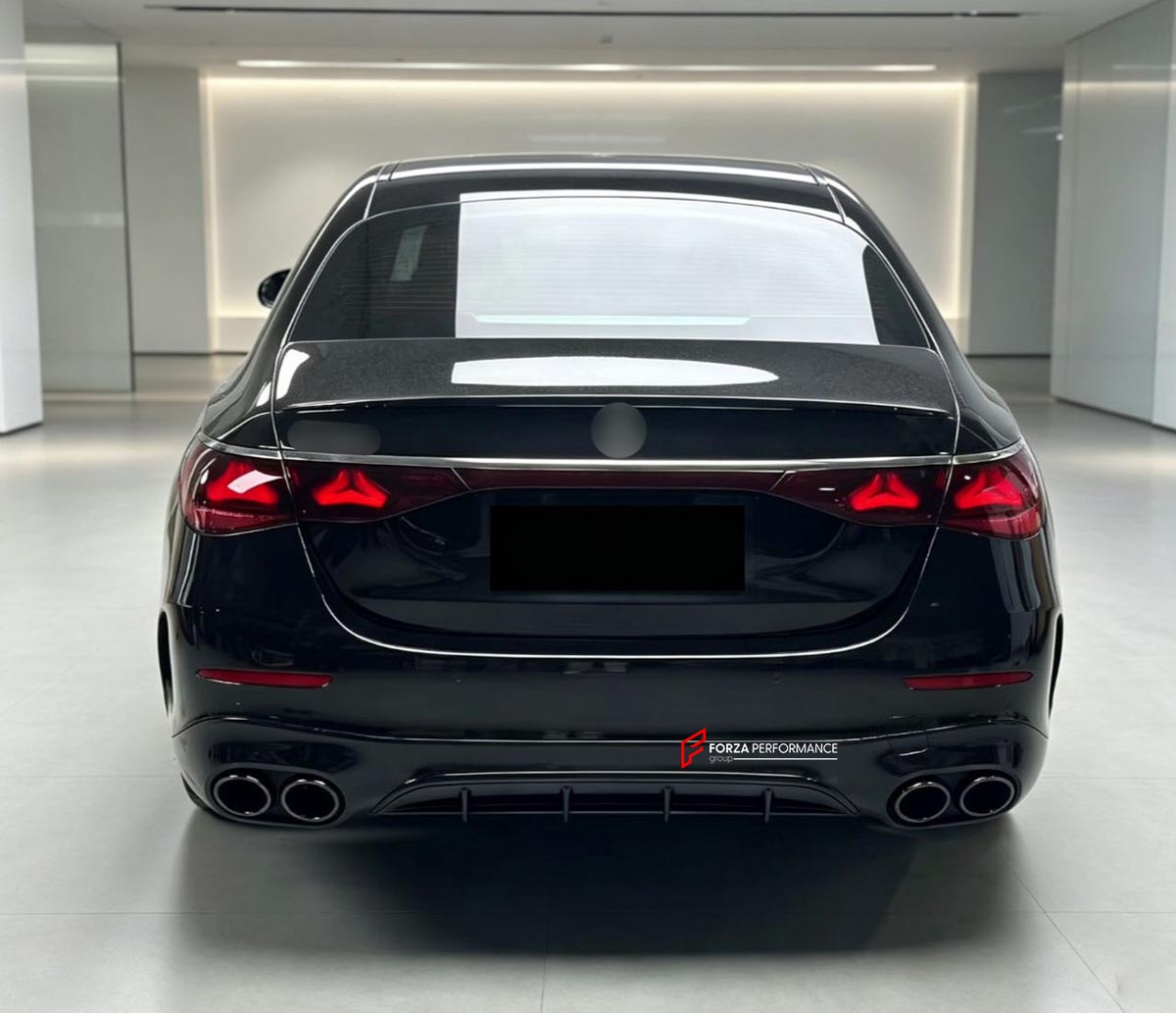 CONVERSION E53 AMG BODY KIT for MERCEDES BENZ E CLASS W214 E350 E450 4MATIC 2023+
Set includes:

Front Bumper
Front Grille
Front Bumper Lower Grille
Side Skirts
Rear Bumper
Rear Diffuser
Exhaust Tips
Material: Plastic

NOTE: Professional installation is required.