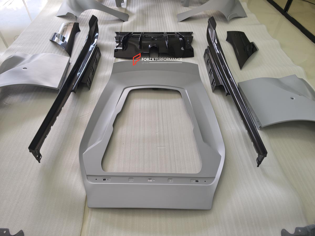 BODY KIT for FERRARI F12 TDR
Set includes:

Front Lip
Front Bumper
Front Air Vent Cover
Front Fenders
Hood/Bonnet
Side Skirts
Rear Diffuser
NOTE: Professional installation is required