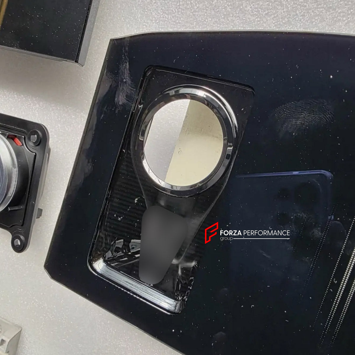 CONVERSION UPGRADE FACELIFT OLD TO NEW BODY KIT for Rolls-Royce Cullinan Series I 2018 - 2024 to Cullinan Series II 2024+
Set includes:

Interior Kit
Material: Plastic

NOTE: Professional installation is required.