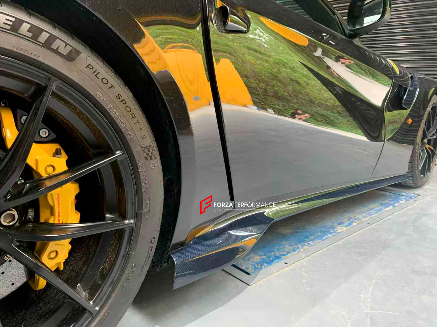 CONVERSION UPGRADE BODY KIT for FERRARI F12 BERLINETTA 2012 - 2017 upgrade to TDF

Set includes:

Front Lip
Front Bumper
Front Fenders
Side Skirts
Rear Spoiler
Rear Bumper
Rear Diffuser
Exhaust Tips

Material: Dry Carbon

Note: Professional installation is required.