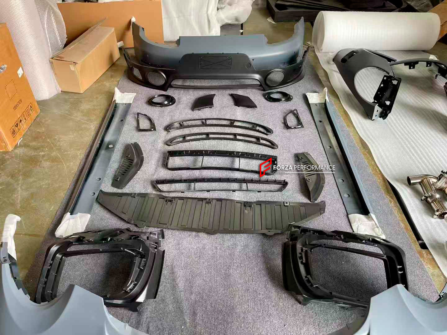 CONVERSION UPGRADE BODY KIT for PORSCHE 911 991.1 991.2 CARRERA NARROW BODY 2011 - 2020 upgrade to GT2RS

Set includes:

Front Lip
Front Bumper Assembly
Front Fenders with Air Vents
Side Skirts

Carbon Hood
Carbon Trunk
Rear Bumper
Exhaust Catback

Material: Plastic