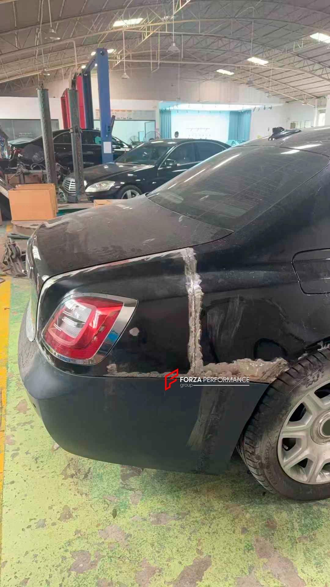 CONVERSION UPGRADE BODY KIT for ROLLS-ROYCE GHOST 1 2009 - 2014 upgrade to GHOST 4 2025+

Set includes:

Front Bumper Assembly
Front Grille
Headlights
Hood / Bonnet
Front Fenders
Tail Lights
Rear Bumper
Exhaust Tips

Material: Platic, Aluminium

NOTE: Professional installation is required