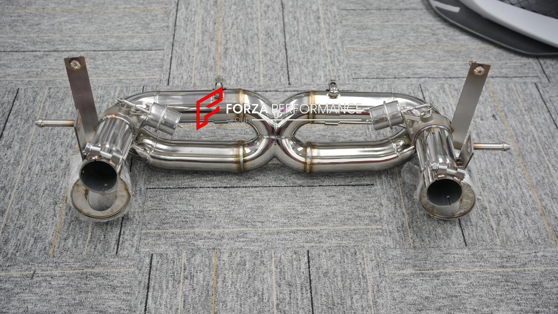 CONVERSION UPGRADE CARBON BODY KIT for FERRARI 458 ITALIA 2009 - 2015 UPGRADE to SPECIALE


Set includes:
Front Bumper
Front Bumper Trims
Front Hood
Side Skirts
Rear Trims
Rear Bumper
Rear Diffuser

Material: Crafted with CNC-molded autoclave dry carbon fiber.

NOTE: Professional installation is required.