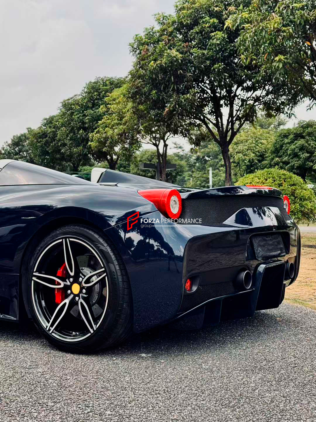 CONVERSION UPGRADE CARBON BODY KIT for FERRARI 458 SPIDER 2009 - 2015 UPGRADE to SPECIALE


Set includes:
Front Bumper
Front Bumper Trims
Front Hood
Side Skirts
Rear Trims
Rear Bumper
Rear Diffuser

Material: Crafted with CNC-molded autoclave carbon fiber.