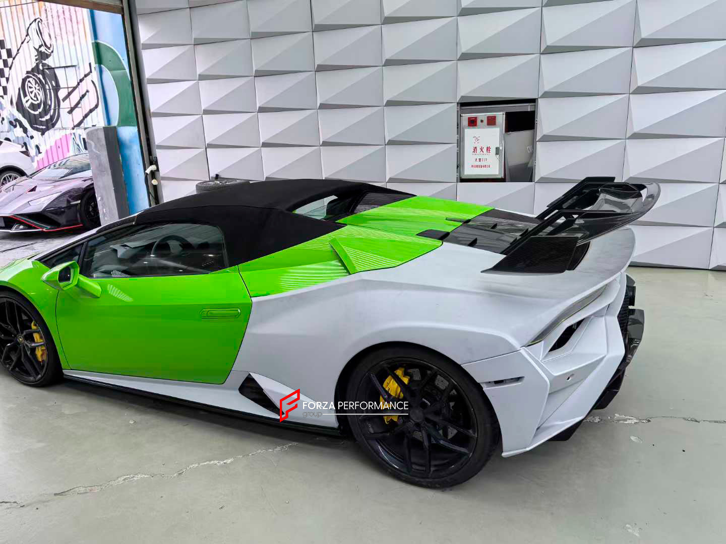 CONVERSION UPGRADE CARBON BODY KIT for LAMBORGHINI HURACAN LP580 LP610 2014 - 2019 SPYDER upgrade to HURACAN STO LP 640

Set includes:
Front Lip
Front Bumper
Front Trunk with Air Inlets
Front Hood / Bonnet
Front Fenders
Front Fender Air Vents
Side Skirts

Rear Wing Spoiler
Rear Bumper
Exhaus System
Door Panels (for extra cost)
Side Mirror Covers (for extra cost)


Material: Dry Carbon + Fiberglass