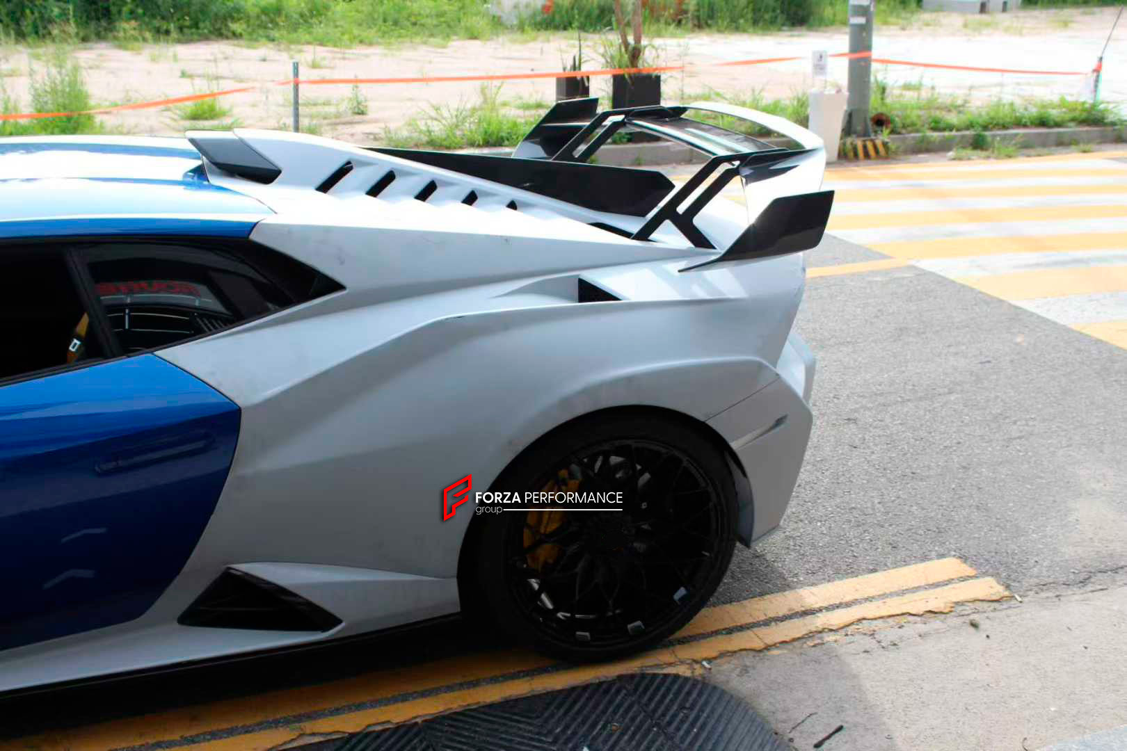 CONVERSION UPGRADE CARBON BODY KIT for LAMBORGHINI HURACAN LP580 LP610 2014 - 2019 upgrade to HURACAN STO LP 640

Set includes:
Front Lip
Front Bumper
Front Trunk with Air Inlets
Front Hood / Bonnet
Front Fenders
Front Fender Air Vents
Side Skirts
Rear Engine Trunk with Air Scoop
Engine Bay Panels
Rear Wing Spoiler
Rear Bumper

Material: Dry Carbon

NOTE: Professional installation is required