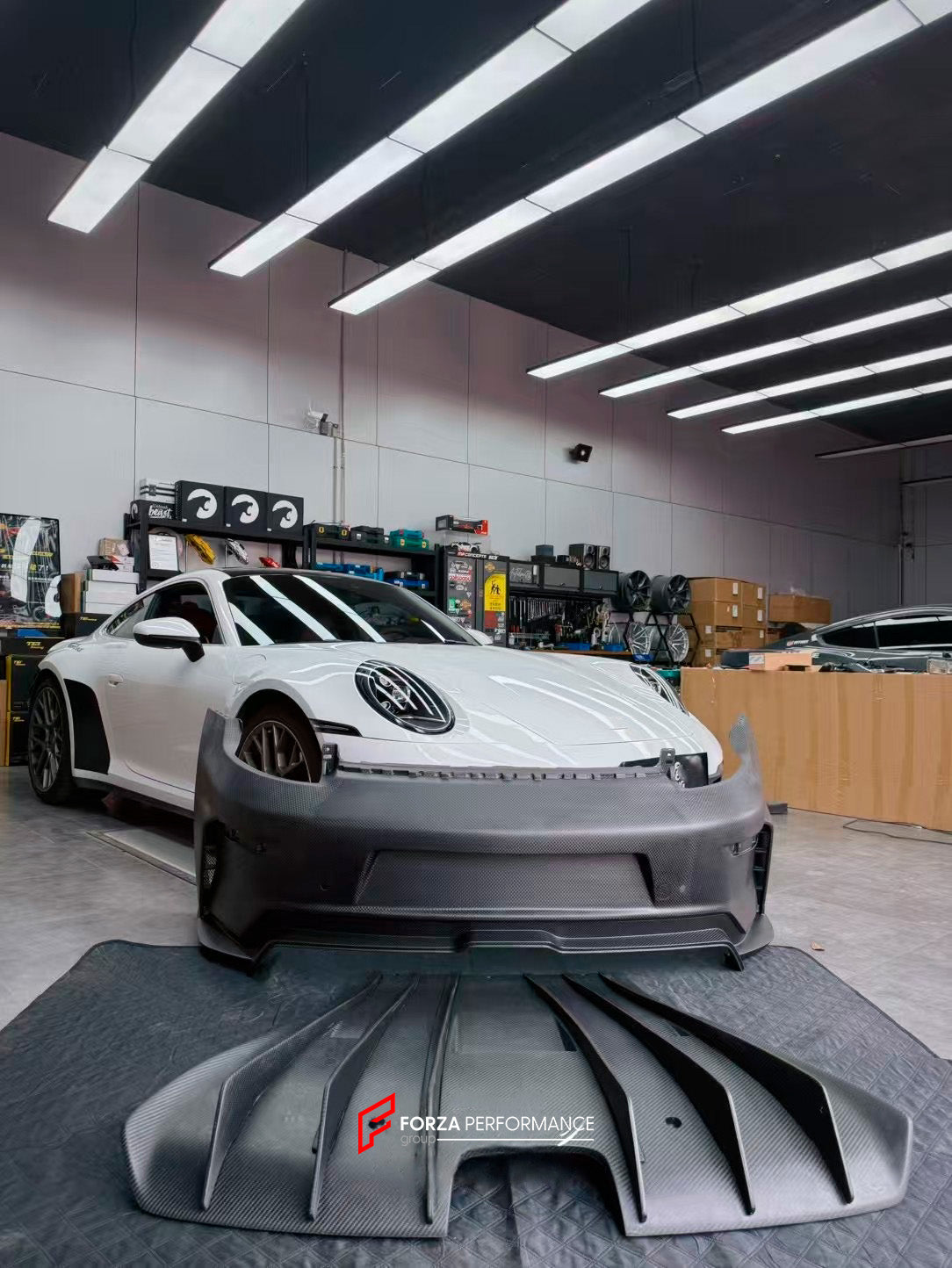 CONVERSION CARBON REAR BUMPER WITH DIFFUSER for PORSCHE 911 992.1 CARR