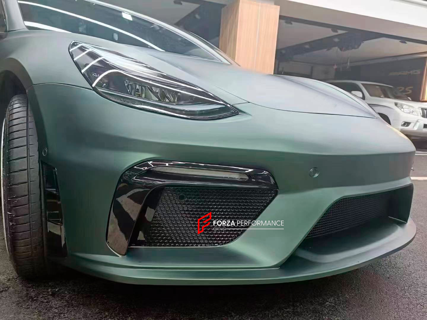 CONVERSION UPGRADE FRONT BUMPER KIT for TESLA MODEL 3 2017 - 2023 upgrade to 718 982 GT4

Set includes:

Front Bumper Assembly


Material: Plastic

NOTE: Professional installation is required.
