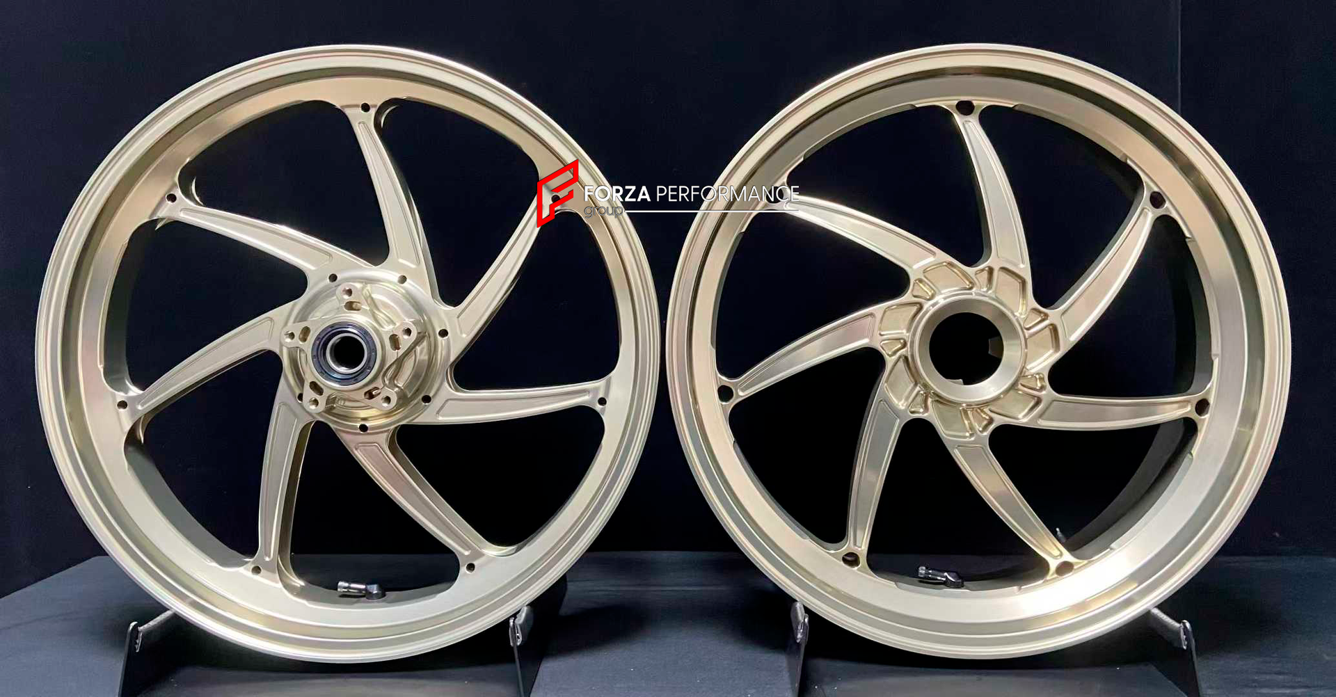 We manufacture premium quality forged motorcycle wheels rims for DUCATI PANIGALE in any design, size and color.

Wheel sizes (motorcycle spec):

Front: 3.5 x 17

Rear: 6 x 17

Weight:

Front: 4.12 kg (9.08 lbs)

Rear:&nbsp;4.22 kg (9.30 lbs)

Finishing: Satin Bronze