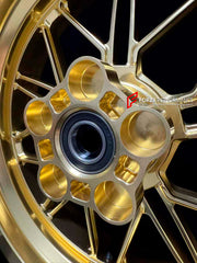 We manufacture premium quality forged motorcycle wheels rims for HONDA FORZA 750 in any design, size, color.

Wheel sizes (motorcycle spec):

Front: 3.5 x 17

Rear: 4.5 x 15

Weight:

Front: 5.31 kg (11,70 lbs)

Rear: 4.96 kg (10,93 lbs)


Finishing: Gloss Gold