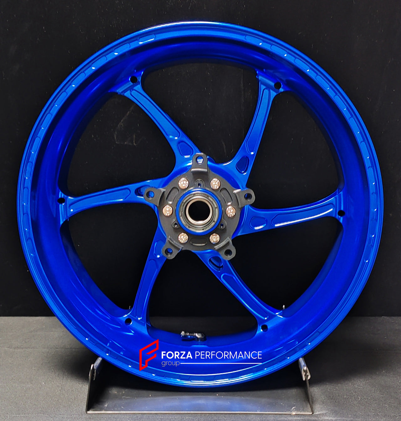 We manufacture premium quality forged motorcycle wheels rims for QJMOTOR in any design, size, color.
Wheel sizes (motorcycle spec):
Front: 3.5 x 17
Rear: 6 x 17
Weight:
Front: 4.25 kg (9.37 lbs)
Rear: 4.85 kg (10.69 lbs)
Finishing: Gloss Blue
Forza Performance Group engineers and manufactures each forged motorcycle wheel individually per order. This ensures precise fitment, uncompromised strength, and unique styling. Whether for racing, touring, or daily use — our wheels are built for both performa