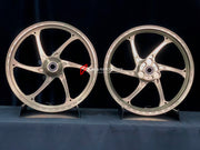 We manufacture premium quality forged motorcycle wheels rims for YAMAHA in any design, size, color.

Wheel sizes (motorcycle spec):

Front: 3 x 17

Rear: 4 x 17

Weight:

Front: 3.1 kg (6.83 lbs)

Rear: 3.55 kg (7.83 lbs)


Finishing: Satin Bronze

Forza Performance Group engineers and manufactures each forged motorcycle wheel individually per order. This ensures precise fitment, uncompromised strength, and unique styling. Whether for racing, touring, or daily use — our wheels are built for both performance