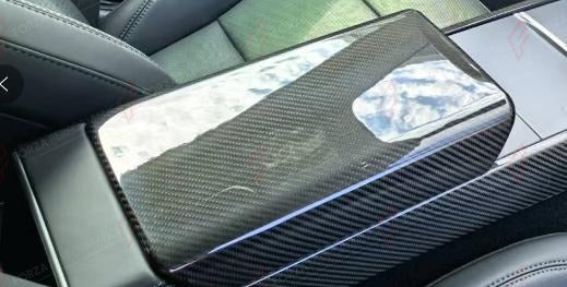 DRY CARBON ARMREST COVER for TESLA MODEL Y JUNIPER 2025+
Set includes:

Armrest Cover
Material: Dry Carbon

NOTE: Add-on type - installs over the original part. Professional installation is required.