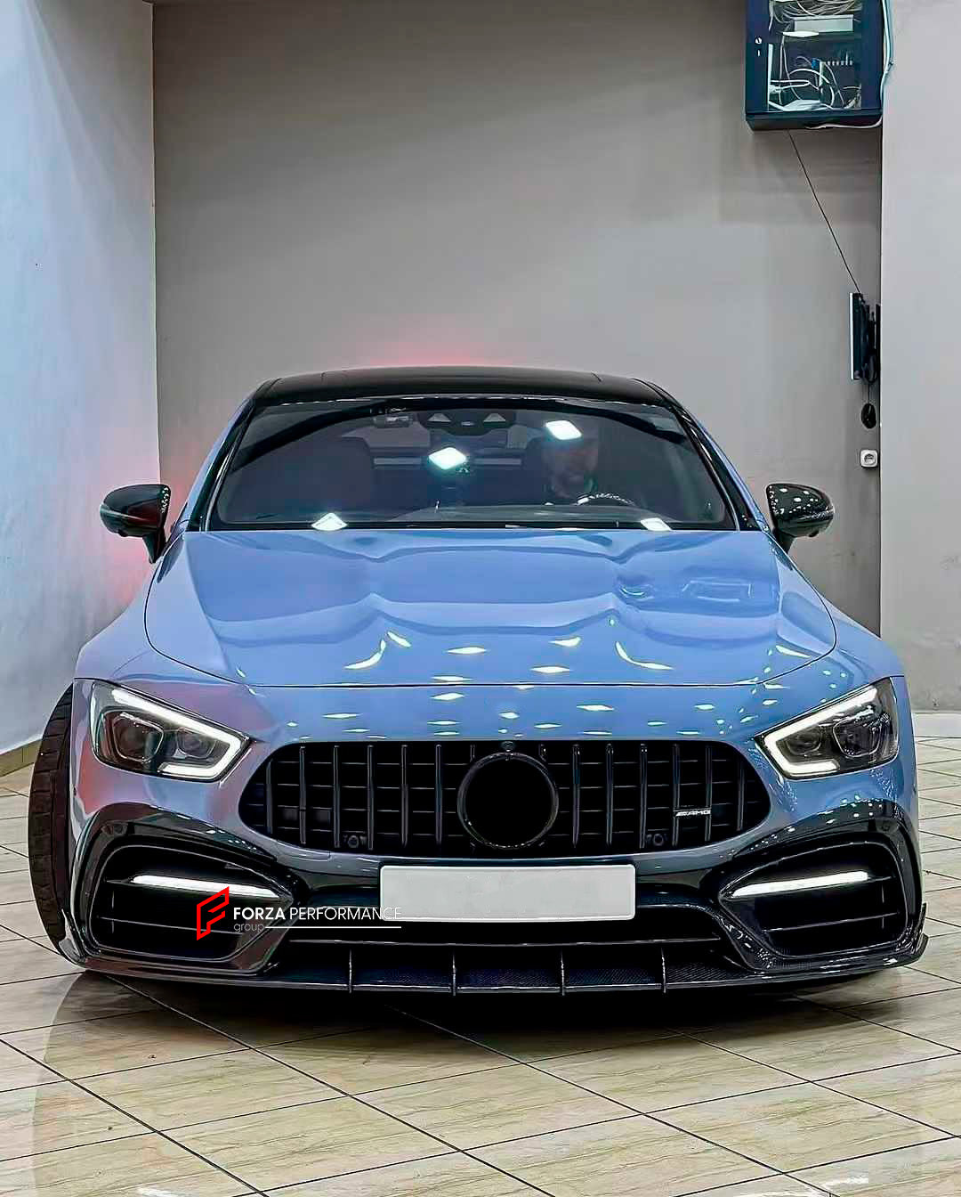 DRY CARBON BODY KIT FOR AMG GT X290 GT43 GT50 GT53 GT63 GT63S 4-DOOR 2018+

Set includes:

Front Lip
Rear Bumper (FRP Fiberglass)
Rear Diffuser
Rear Spoiler
Side Skirts
Hood/Bonnet (additional)
Front Bumper (Plastic, additional)

Material: Dry carbon