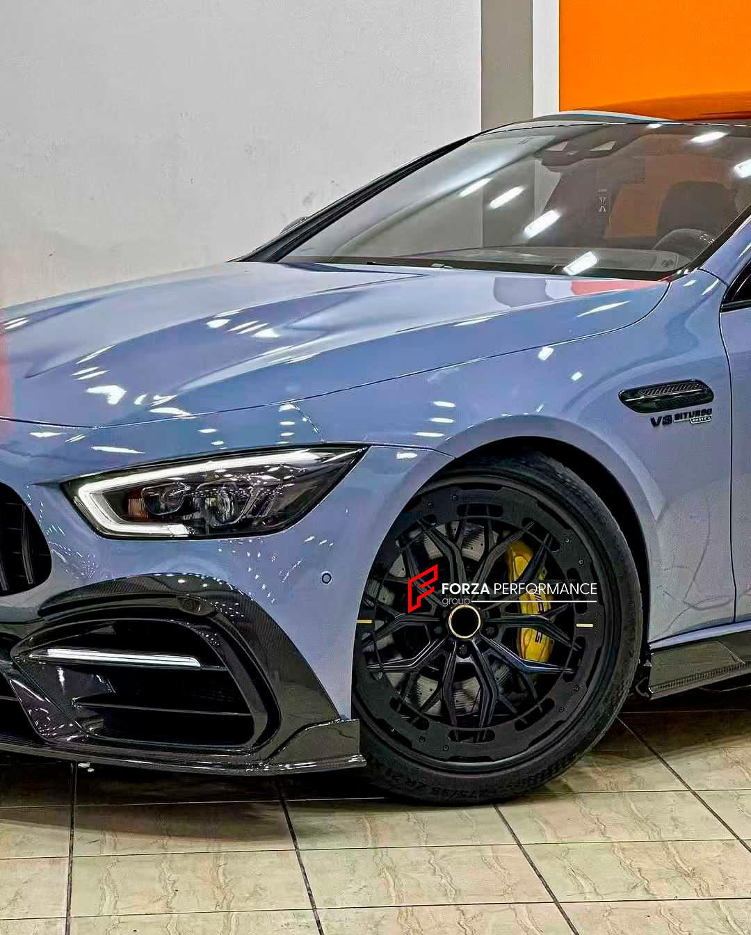 DRY CARBON BODY KIT FOR AMG GT X290 GT43 GT50 GT53 GT63 GT63S 4-DOOR 2018+

Set includes:

Front Lip
Rear Bumper (FRP Fiberglass)
Rear Diffuser
Rear Spoiler
Side Skirts
Hood/Bonnet (additional)
Front Bumper (Plastic, additional)

Material: Dry carbon