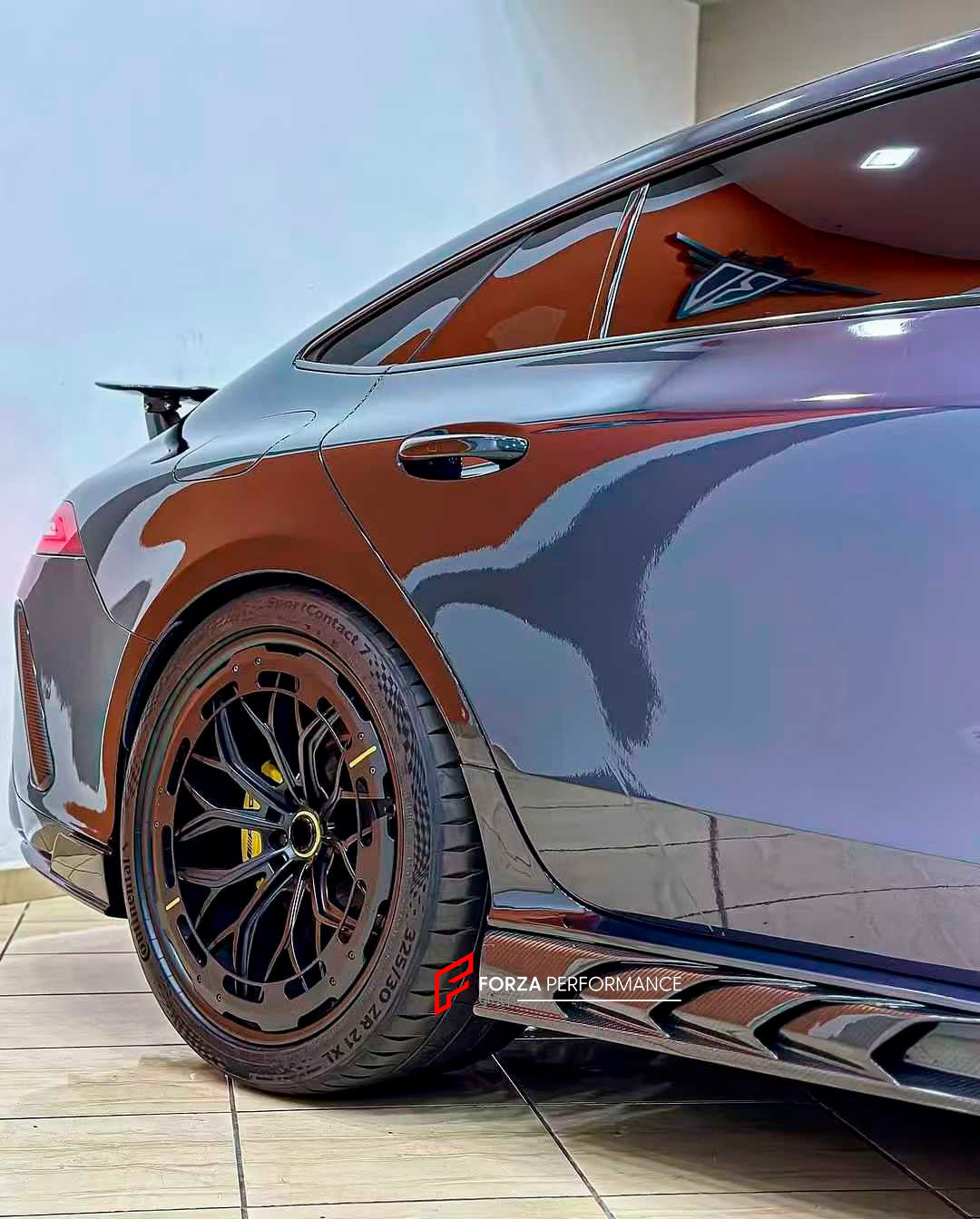 DRY CARBON BODY KIT FOR AMG GT X290 GT43 GT50 GT53 GT63 GT63S 4-DOOR 2018+

Set includes:

Front Lip
Rear Bumper (FRP Fiberglass)
Rear Diffuser
Rear Spoiler
Side Skirts
Hood/Bonnet (additional)
Front Bumper (Plastic, additional)

Material: Dry carbon