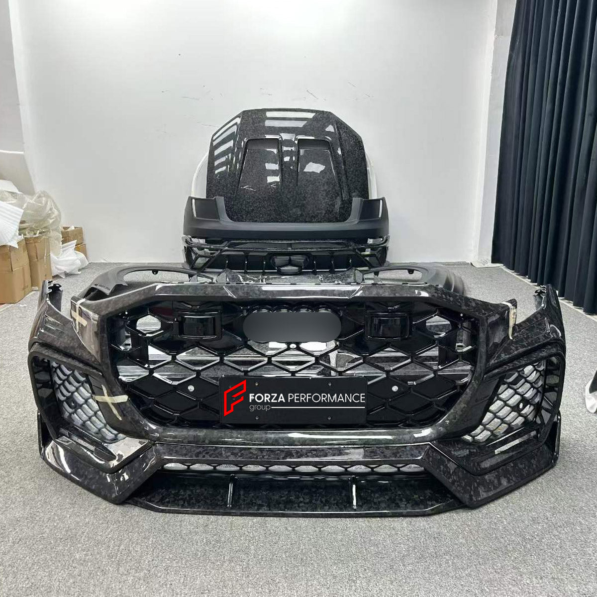 DRY CARBON BODY KIT for AUDI Q8 RS Q8 4M FACELIFT 2023+ FORZA PERFORMANCE custom fit Mansory Style

Set includes:
Front Lip
Front Bumper Assembly
Front Grille
Hood Bonnet
Front Fenders
Fender Flares
Body Side Door Moldings
Side Skirts
Roof Spoiler
Ducktail Spoiler
Rear Bumper Assembly
Rear Diffuser

Material: Dry Carbon

NOTE: Professional installation is required.