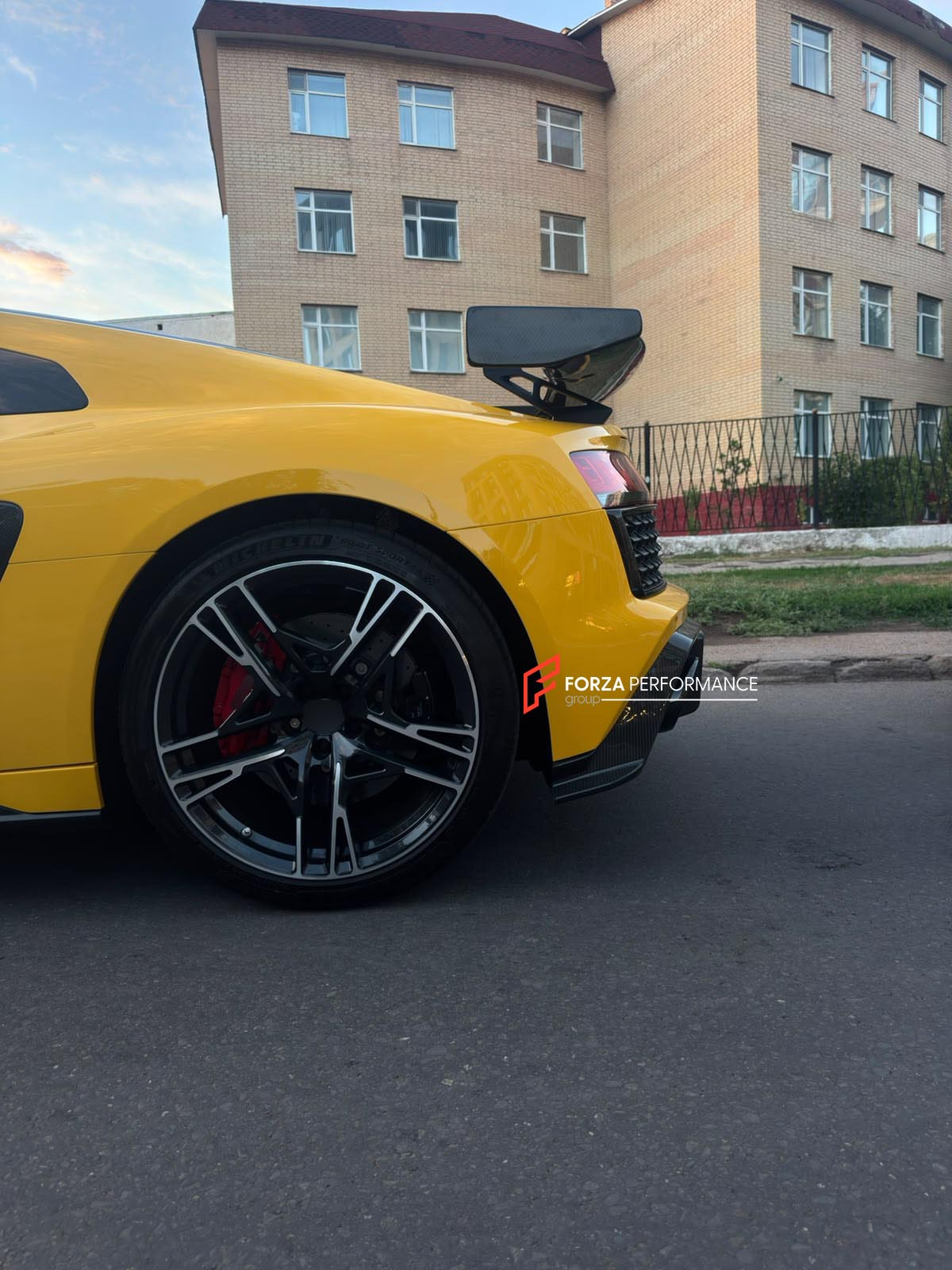 DRY CARBON BODY KIT for AUDI R8 4S 2016 - 2023 Forza Performance custom fit design GT RWD style 