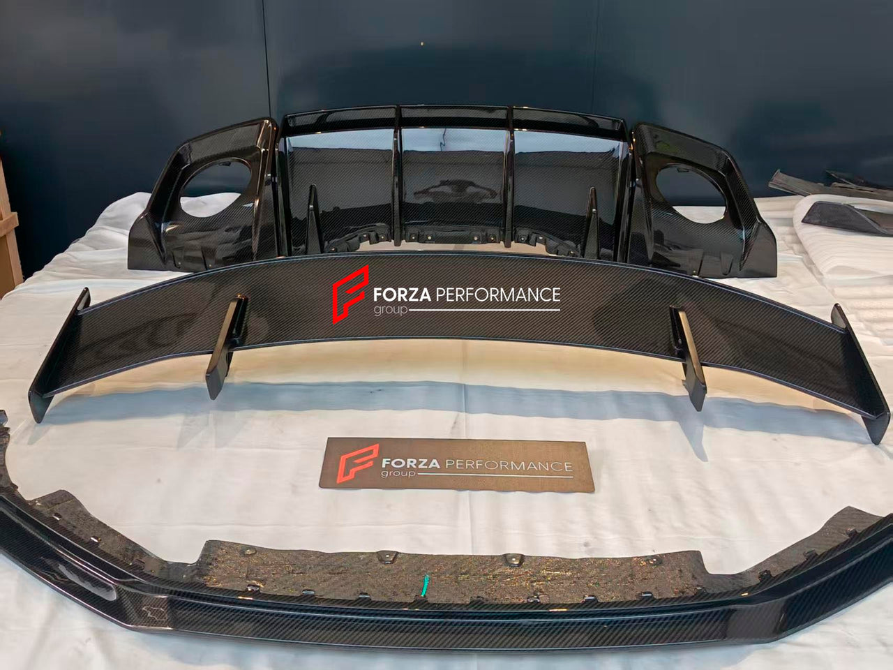 DRY CARBON BODY KIT for AUDI R8 4S 2016 - 2023 Forza Performance custom fit design GT RWD style 