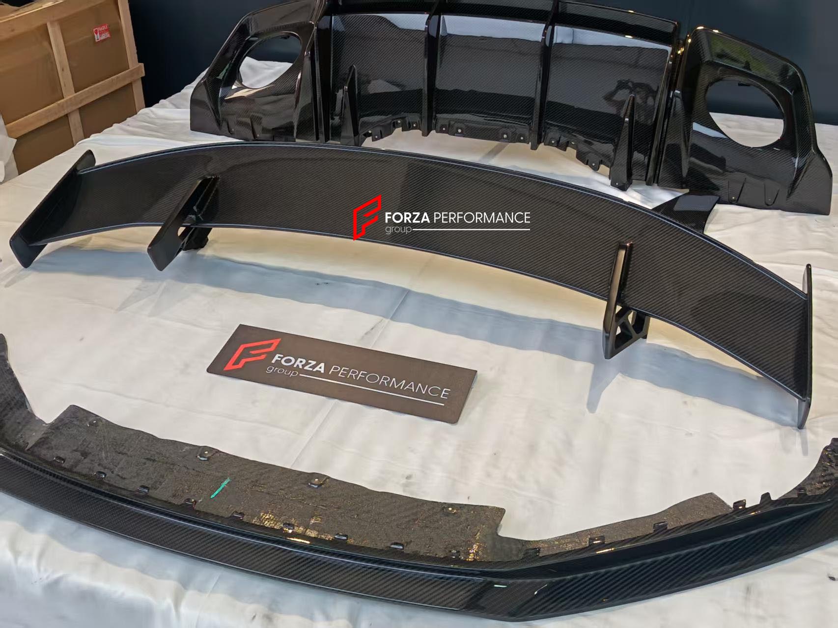 DRY CARBON BODY KIT for AUDI R8 4S 2016 - 2023 Forza Performance custom fit design GT RWD style 