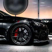 DRY CARBON BODY KIT for AUDI RS5 F5 FACELIFT B9.5 2020 - 2025 FORZA PERFORMANCE AE Design
Set includes:

Front Lip
Front Bumper Vents
Engine Cover
Front Fender Flares
Side Skirts
Rear Fender Flares
Ducktail Spoiler
Rear Diffuser
Material: Dry Carbon

NOTE: Professional installation is required.