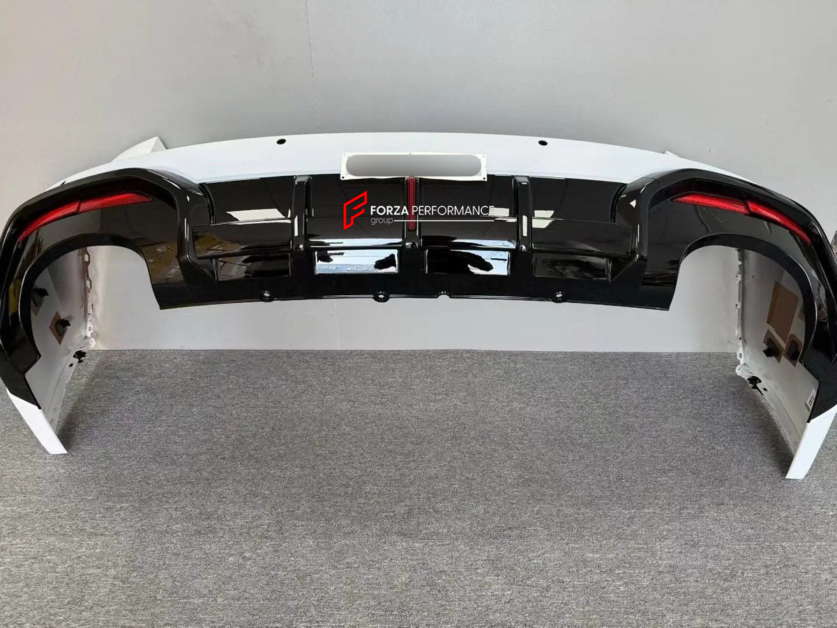 DRY CARBON BODY KIT for AUDI RS6 AVANT C8 GT 2024+ FORZA PERFORMANCE custom fit GT Style

Set includes:
Front Lip
Front Bumper Assembly
Front Fenders
Roof Spoiler
Rear Bumper Assembly
Rear Diffuser

Material: Dry Carbon, Plastic

NOTE: Professional installation is required.