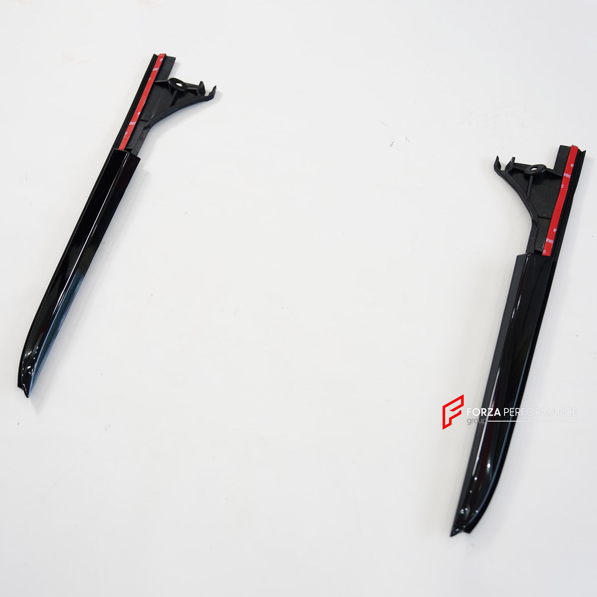 DRY CARBON BODY KIT for AUDI RS6 AVANT C8 GT 2024+ FORZA PERFORMANCE custom fit GT Style

Set includes:
Front Lip
Front Bumper Assembly
Front Fenders
Roof Spoiler
Rear Bumper Assembly
Rear Diffuser

Material: Dry Carbon, Plastic

NOTE: Professional installation is required.