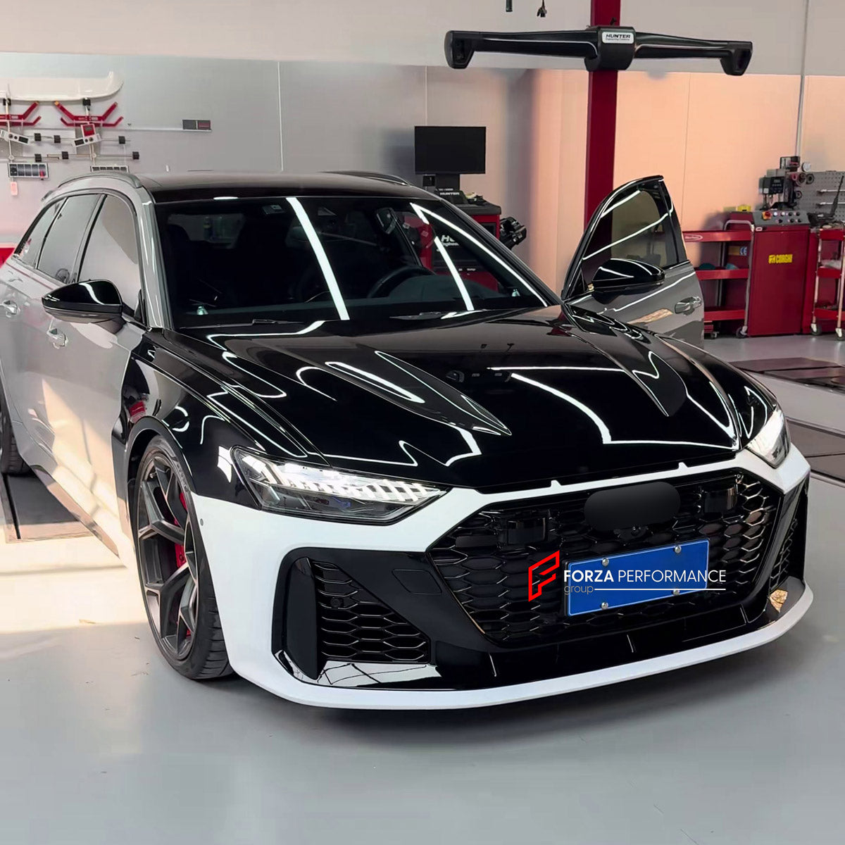 DRY CARBON BODY KIT for AUDI RS6 AVANT C8 GT 2024+ FORZA PERFORMANCE custom fit GT Style

Set includes:
Front Lip
Front Bumper Assembly
Front Fenders
Roof Spoiler
Rear Bumper Assembly
Rear Diffuser

Material: Dry Carbon, Plastic

NOTE: Professional installation is required.