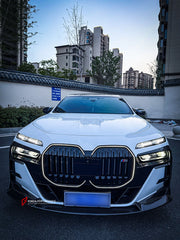 DRY CARBON BODY KIT for BMW 7 SERIES G70 2022+

Set includes:

Front Lip
Front Bumper Trims
Front Bumper Air Vent Covers
Side Mirror Covers
Side Trims
Side Skirts
Roof Spoiler
Rear Spoiler
Rear Diffuser

Material: Dry Carbon