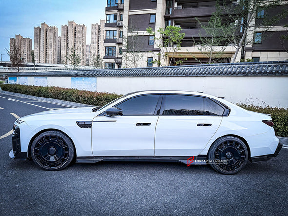 DRY CARBON BODY KIT for BMW 7 SERIES G70 2022+

Set includes:

Front Lip
Front Bumper Trims
Front Bumper Air Vent Covers
Side Mirror Covers
Side Trims
Side Skirts
Roof Spoiler
Rear Spoiler
Rear Diffuser

Material: Dry Carbon