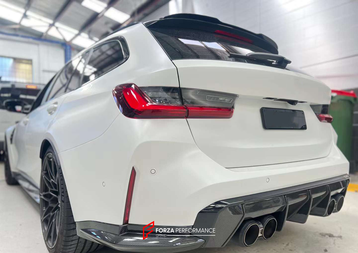 DRY CARBON BODY KIT for BMW M3 G81 TOURING 2020+  Set includes:  Front Air Vents Front Splitters Fenders Air Vents Mirror Covers Rear Diffuser