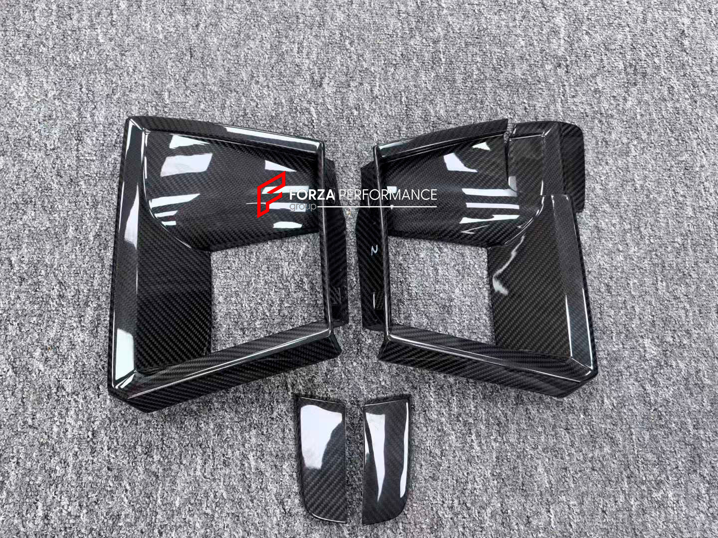 DRY CARBON BODY KIT for BMW XM G09 2023+

Set includes:

Mesh Frame Trim
Fog Light Trim
Front Grille Trim
Hood / Bonnet

Material: Carbon Fiber

Note: Professional installation is required.