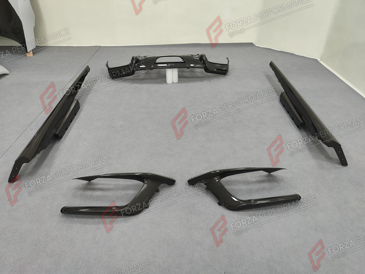 DRY CARBON BODY KIT for FERRARI 12CILINDRI 2024+ Forza Performance custom fit buy gloss carbon aero style design