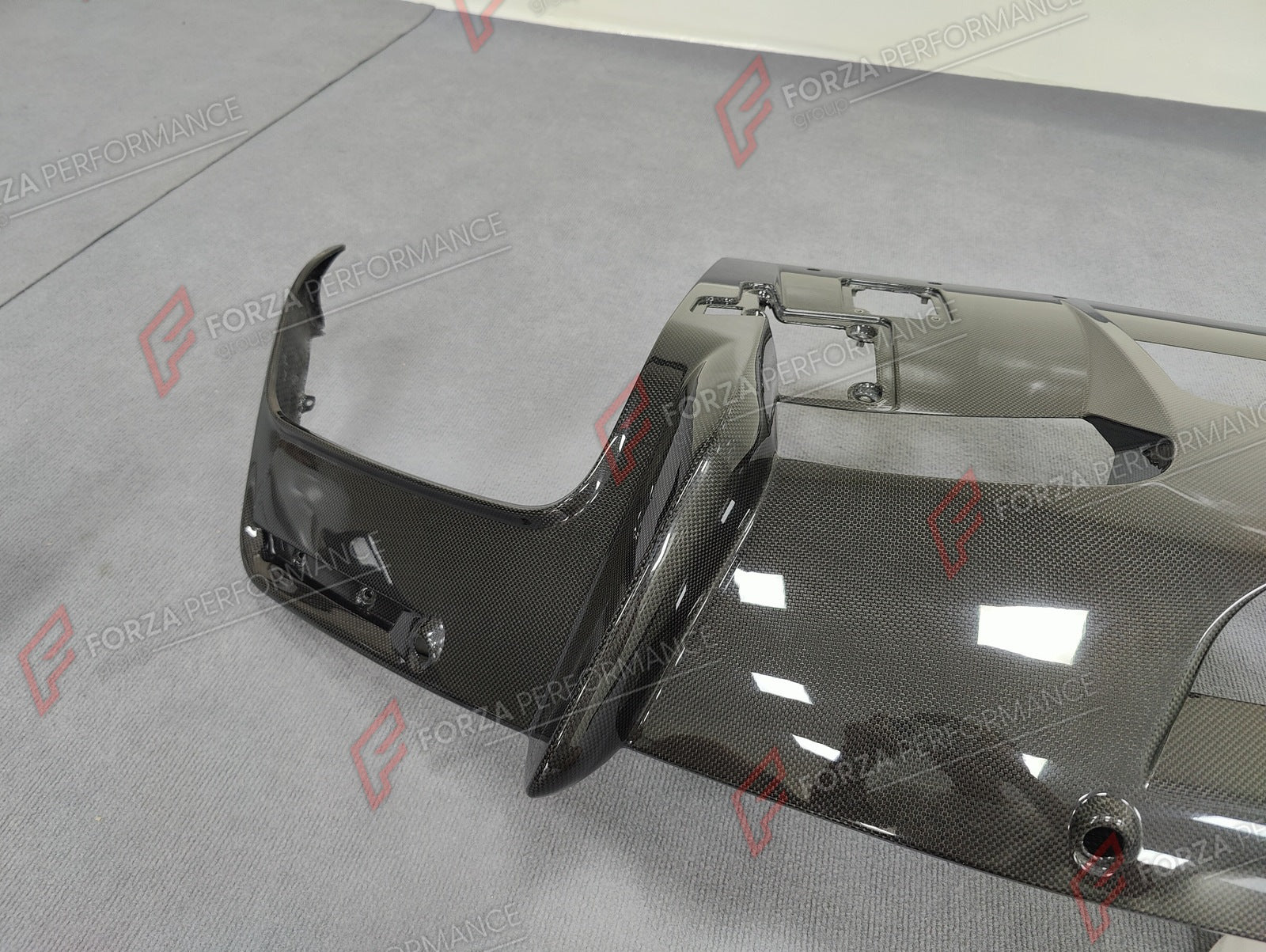 DRY CARBON BODY KIT for FERRARI 12CILINDRI 2024+ Forza Performance custom fit buy gloss carbon aero style design