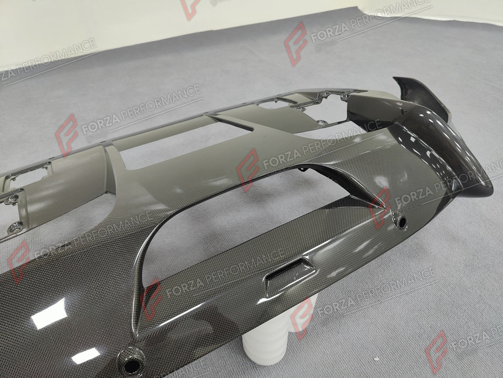 DRY CARBON BODY KIT for FERRARI 12CILINDRI 2024+ Forza Performance custom fit buy gloss carbon aero style design