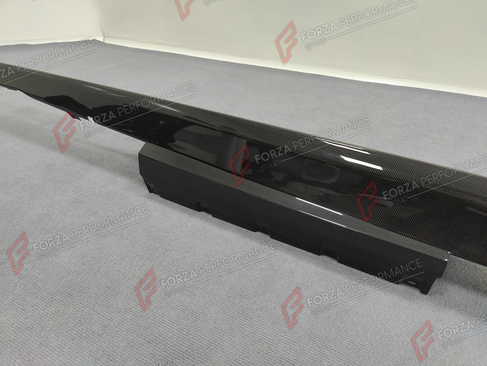 DRY CARBON BODY KIT for FERRARI 12CILINDRI 2024+ Forza Performance custom fit buy gloss carbon aero style design
