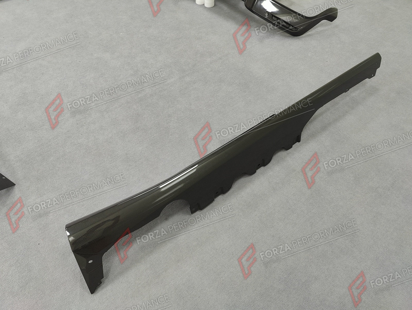DRY CARBON BODY KIT for FERRARI 12CILINDRI 2024+ Forza Performance custom fit buy gloss carbon aero style design