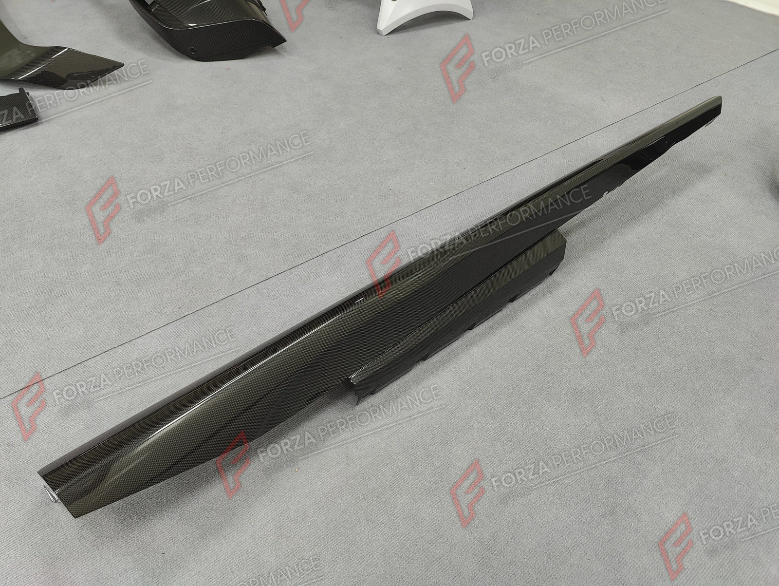 DRY CARBON BODY KIT for FERRARI 12CILINDRI 2024+ Forza Performance custom fit buy gloss carbon aero style design