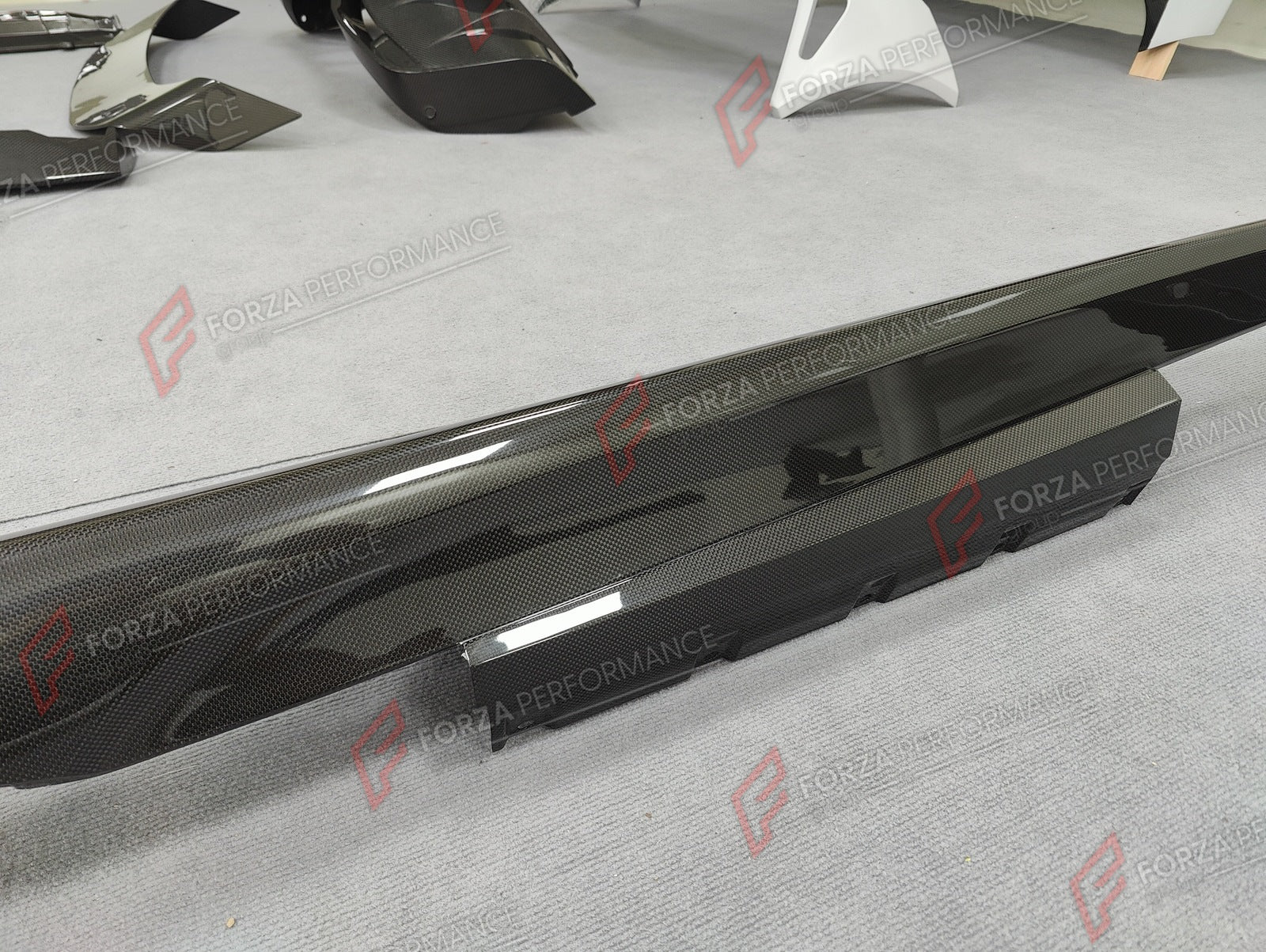 DRY CARBON BODY KIT for FERRARI 12CILINDRI 2024+ Forza Performance custom fit buy gloss carbon aero style design