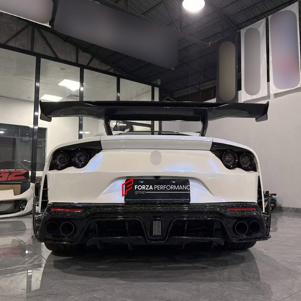 DRY CARBON BODY KIT for FERRARI 812 SUPERFAST GTS 2017 - 2023 FORZA PERFORMANCE custom fit Mansory Style

Set includes:
Front Lip
Front Bumper Assembly
Hood Bonnet
Front Fenders
Side Skirts
Rear Spoiler Wing
Rear Bumper Assembly
Rear Diffuser

Material: Dry Carbon

NOTE: Professional installation is required.
