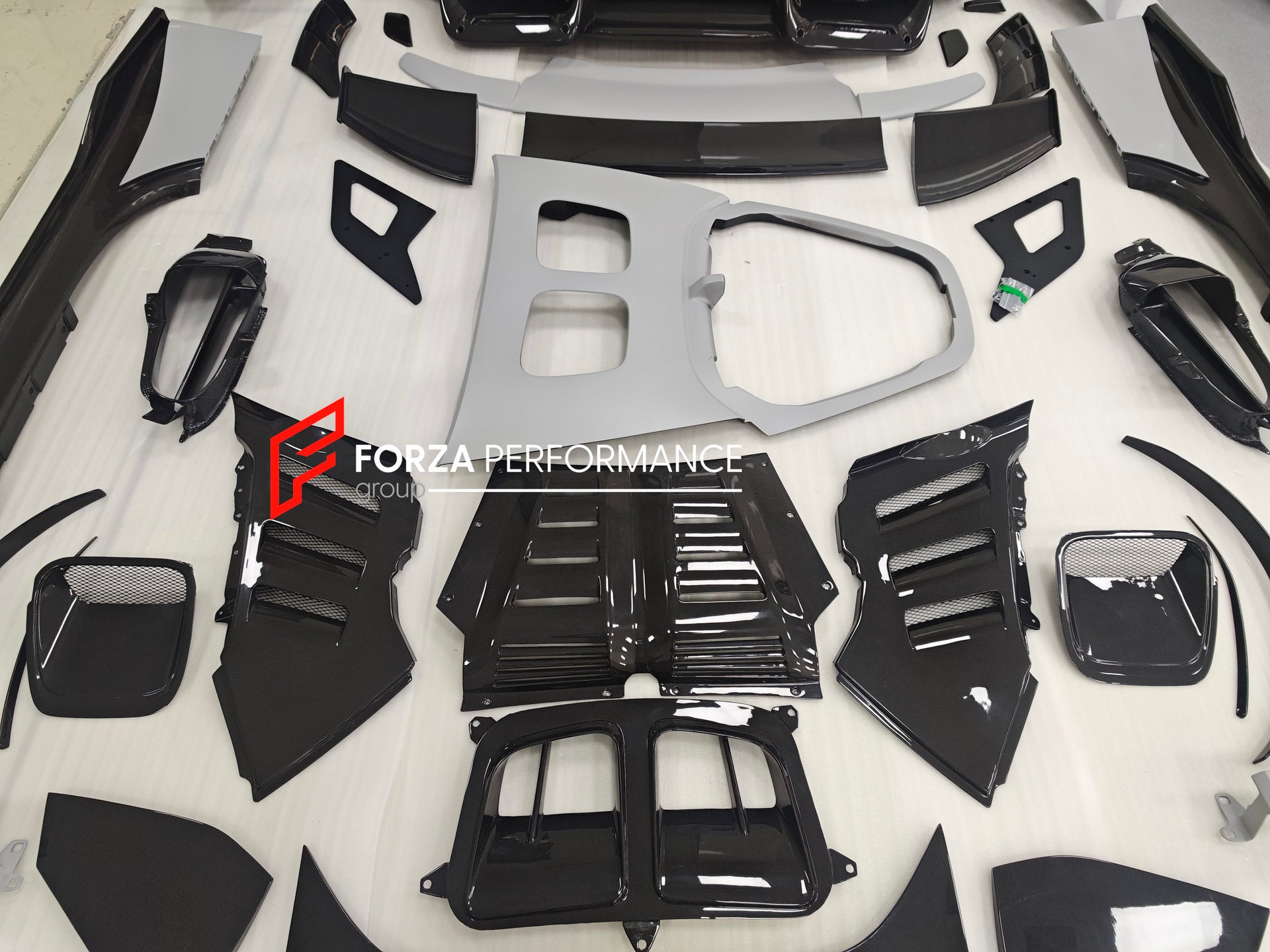 DRY CARBON BODY KIT for FERRARI SF90 | SF90 XX STYLE