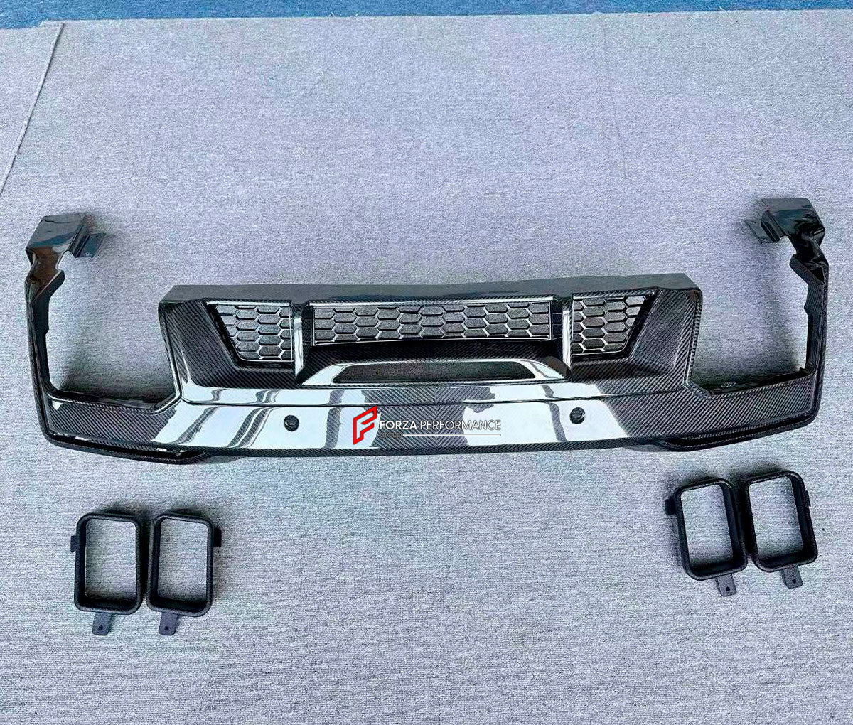 DRY CARBON BODY KIT for Ford Mustang VII S650 Dark Horse 2024+
Set includes:

Front Lip
Front Bumper
Hood Bonnet
Side Skirts
Rear Spoiler Wing
Ducktail Spoiler
Rear Diffuser
Material: Dry Carbon

NOTE: Professional installation is required.