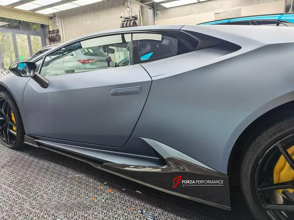 DRY CARBON BODY KIT for LAMBORGHINI HURACAN LP610-4 2014 - 2019 FORZA PERFORMANCE custom fit MAD Style

Set includes:
Front Lip Splitter
Front Bumper Canards
Side Mirror Covers
Side Skirts

Material: Dry Carbon

NOTE: Professional installation is required.